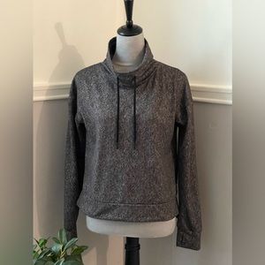 🔵5 For $15🔵 Mondetta Black & Nude Mock Neck Cowl Sweatshirt